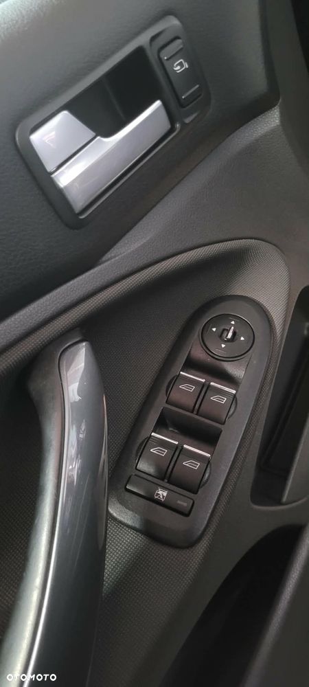 Ford Kuga 2.0 TDCi 4x4 Titanium - 24