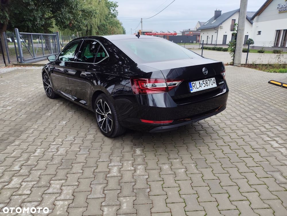 Skoda Superb 2.0 TDI Sportline DSG - 4