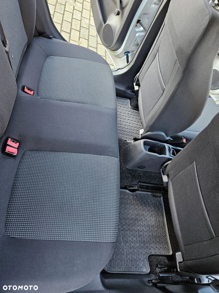 Opel Corsa 1.2 16V Essentia - 27