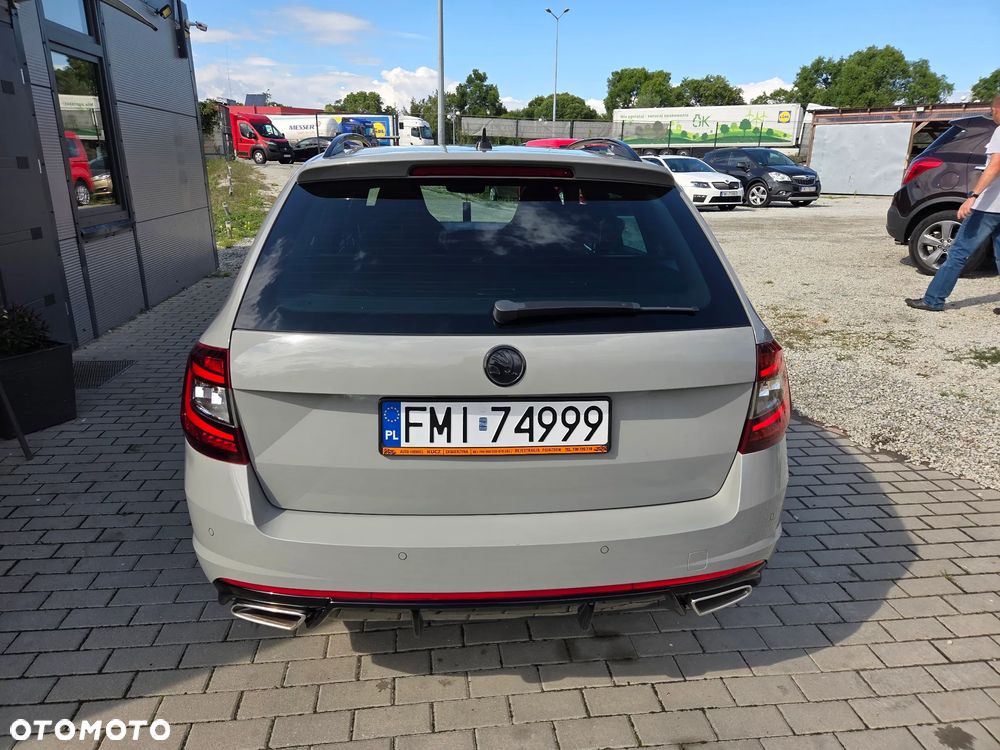 Skoda Octavia 2.0 TDI DSG RS - 9