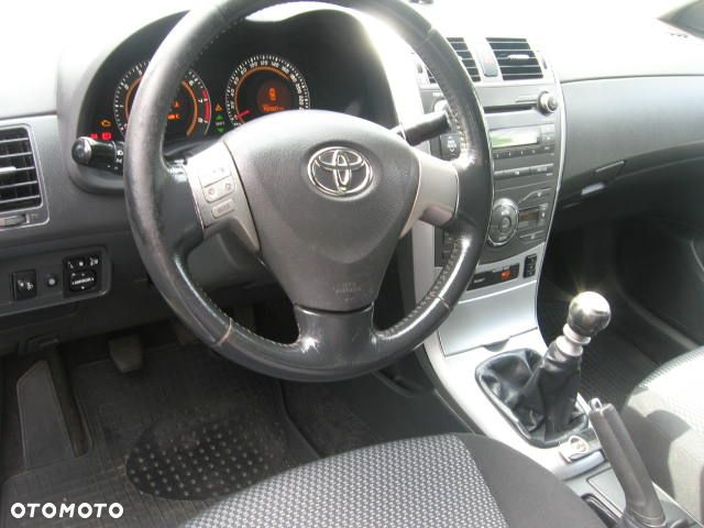 Toyota Corolla 1.6 Luna - 12