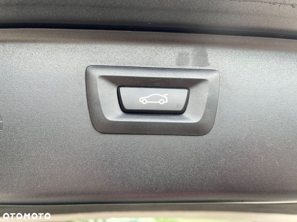 BMW Seria 5 525d Sport-Aut Modern Line - 18
