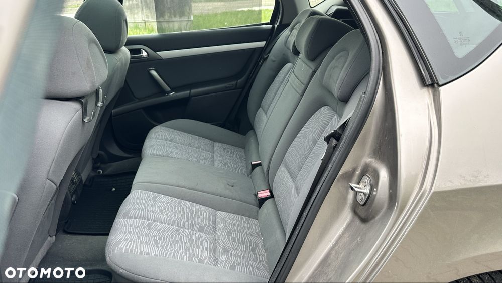 Peugeot 407 - 4