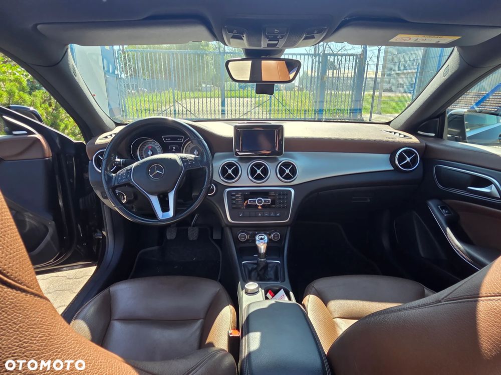Mercedes-Benz CLA 180 BlueEffICIENCY Edition - 10