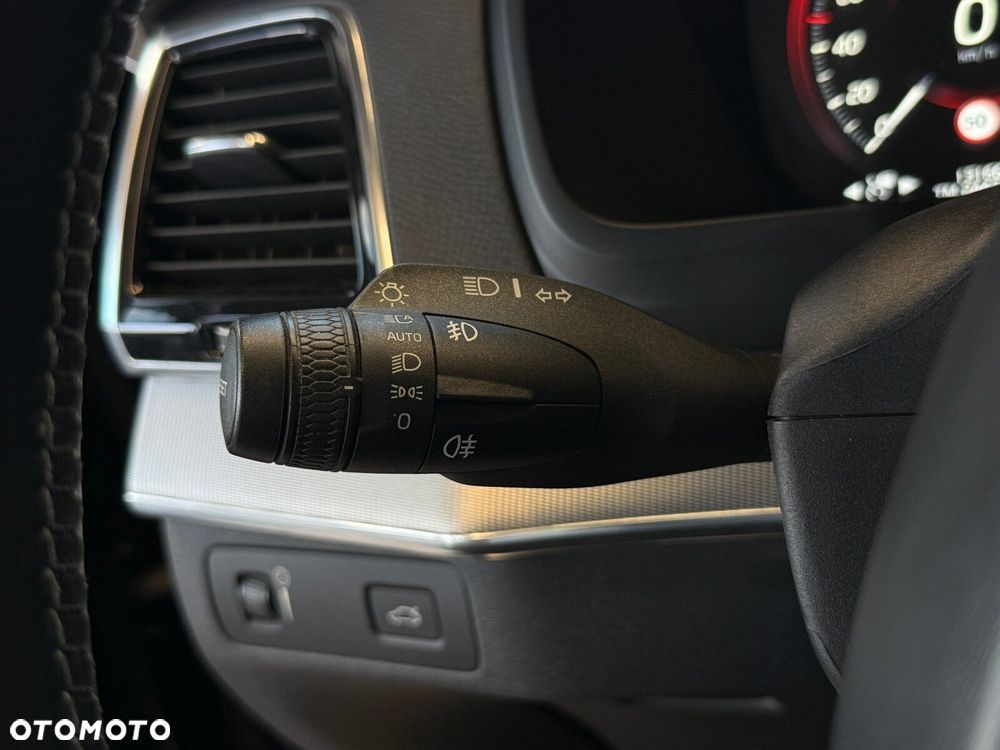 Volvo XC 90 - 34