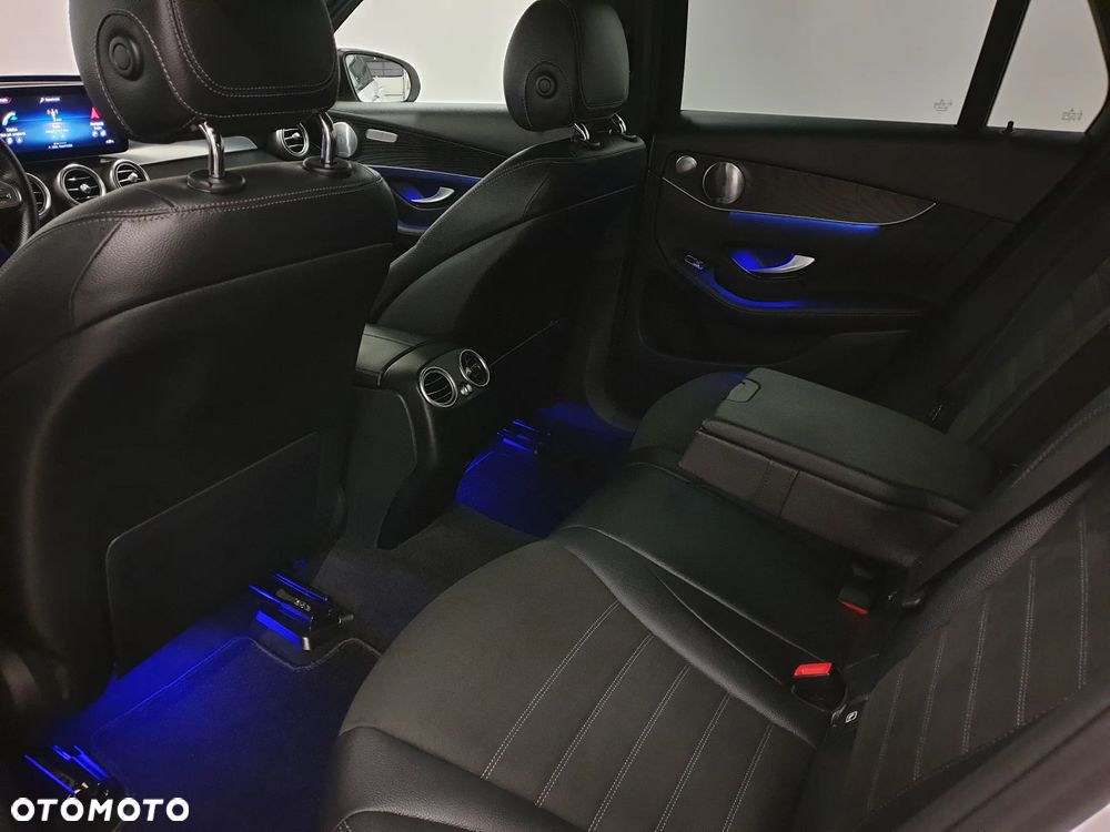 Mercedes-Benz GLC 220 d 4Matic 9G-TRONIC AMG Line Plus - 27