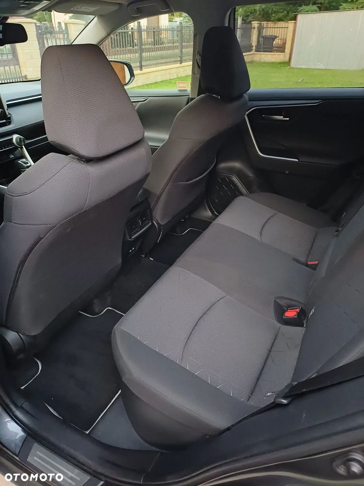 Toyota RAV4 - 8