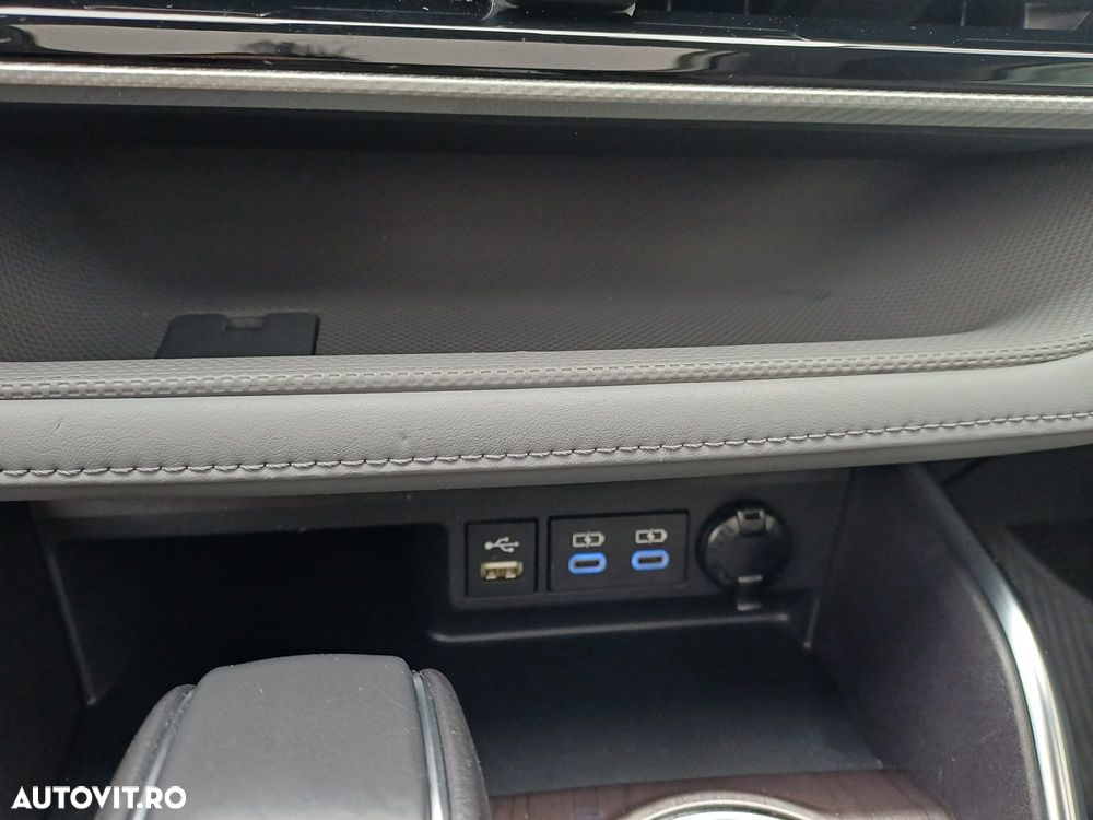 Toyota Highlander 2.5 L Dynamic Force 248CP Luxury Metallic - 21