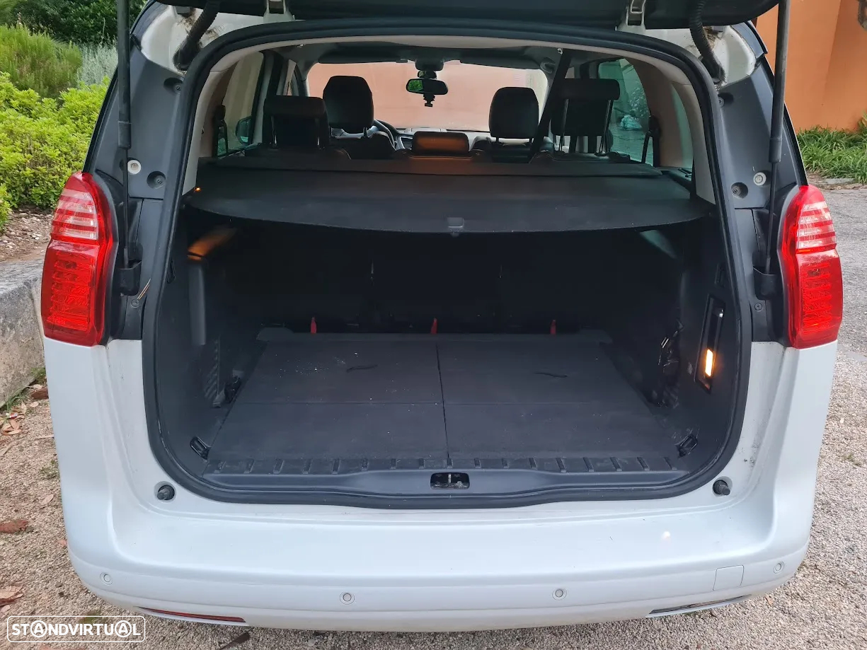 Peugeot 5008 - 13