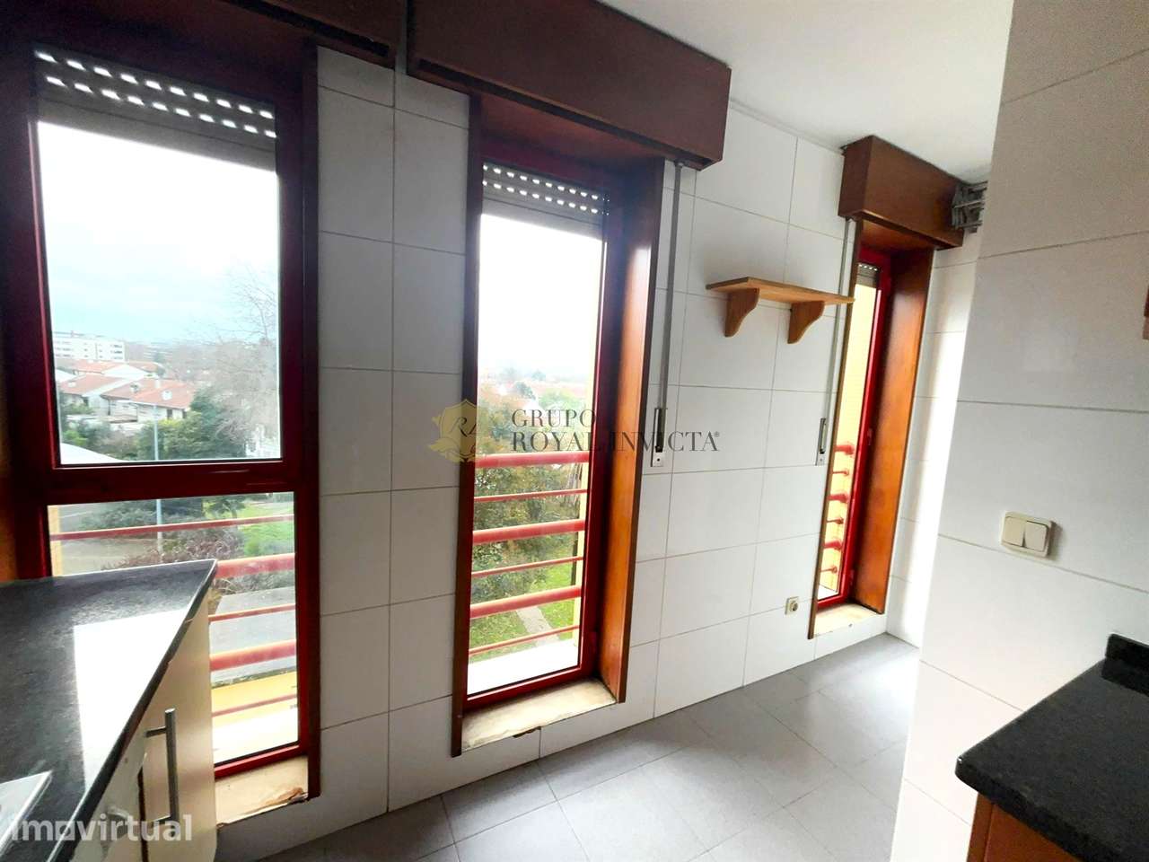 Apartamento T3  com Box Fechada e Varanda junto ao metro -  Senhora da - Grande imagem: 5/27