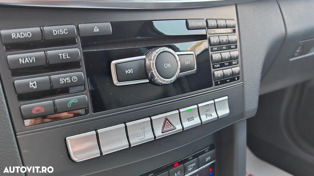 Mercedes-Benz E 220 CDI DPF BlueEFFICIENCY 7G-TRONIC Avantgarde - 17