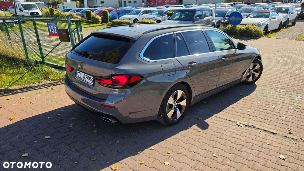 BMW Seria 5 2020 photo 3
