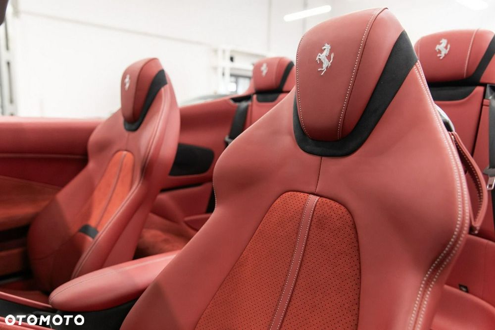Ferrari Roma Spider - 33