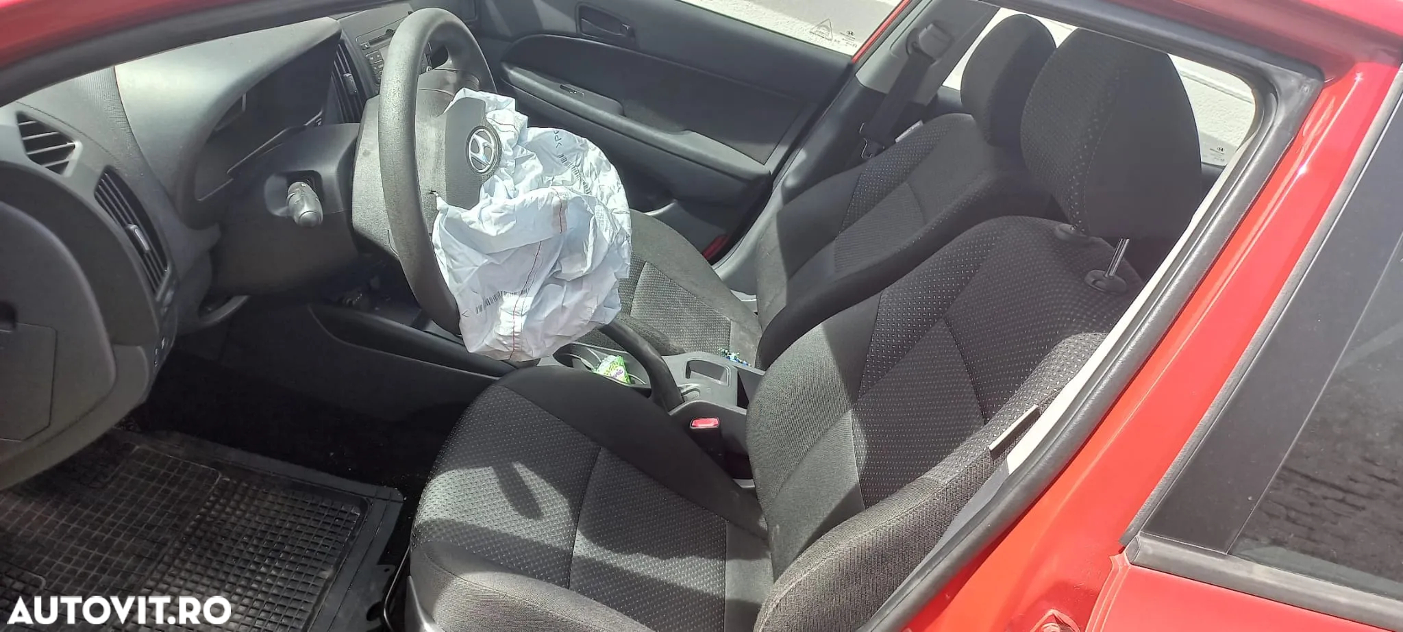 Dezmembrez Hyundai i30 an 2011 - 4