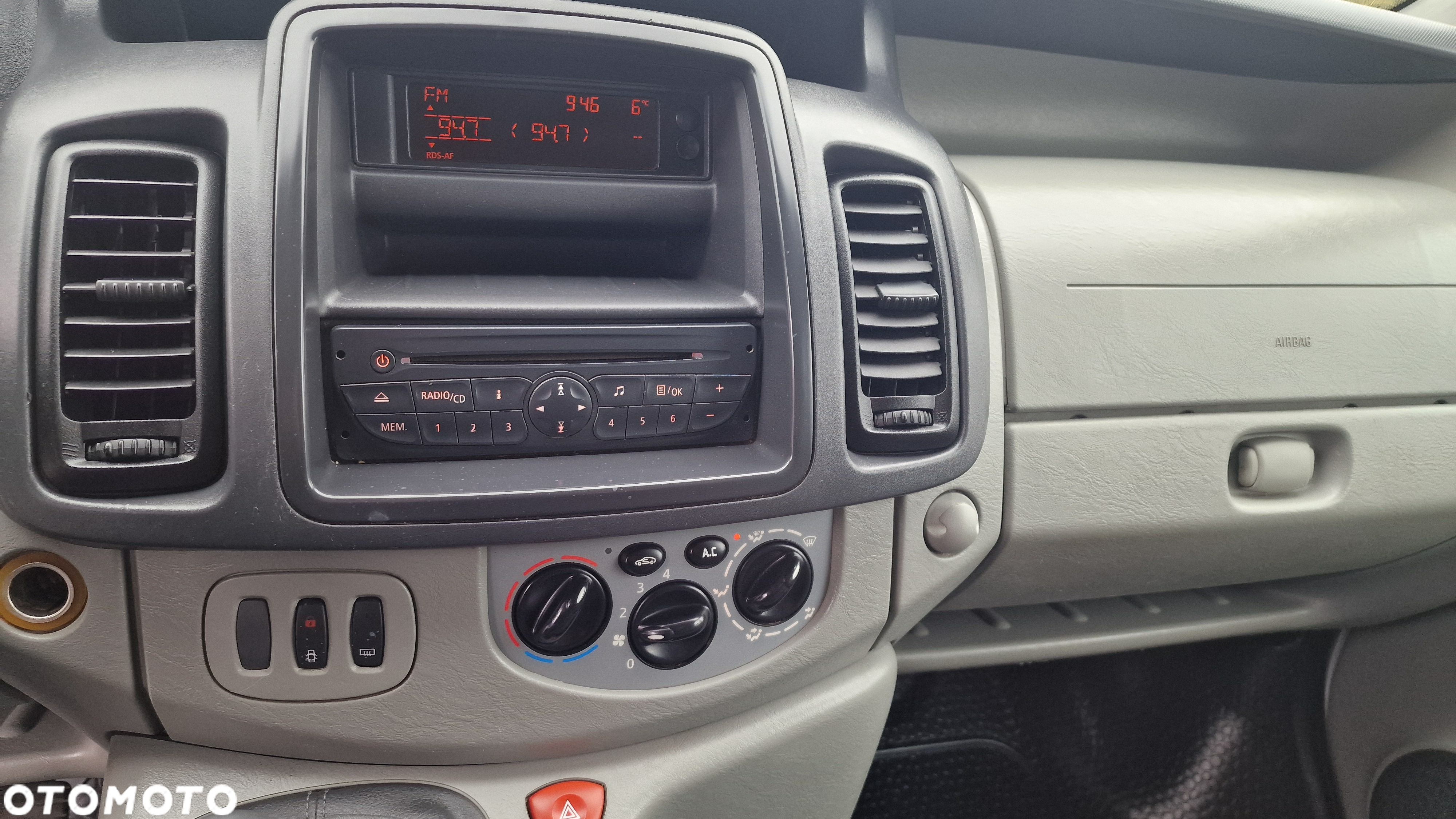 Opel Vivaro - 14
