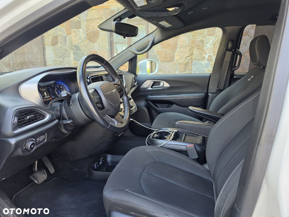 Chrysler Pacifica - 15