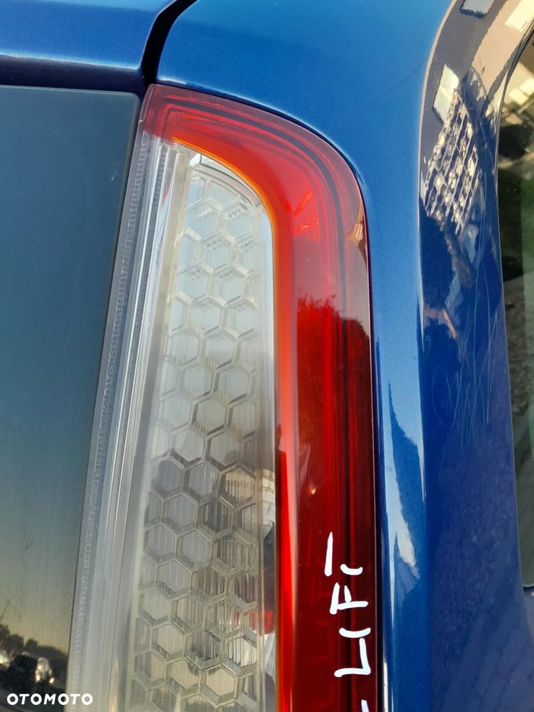 FORD FOCUS MK2 LIFT KOMBI LAMPA TYLNA PRAWA W BŁOTNIK - 2