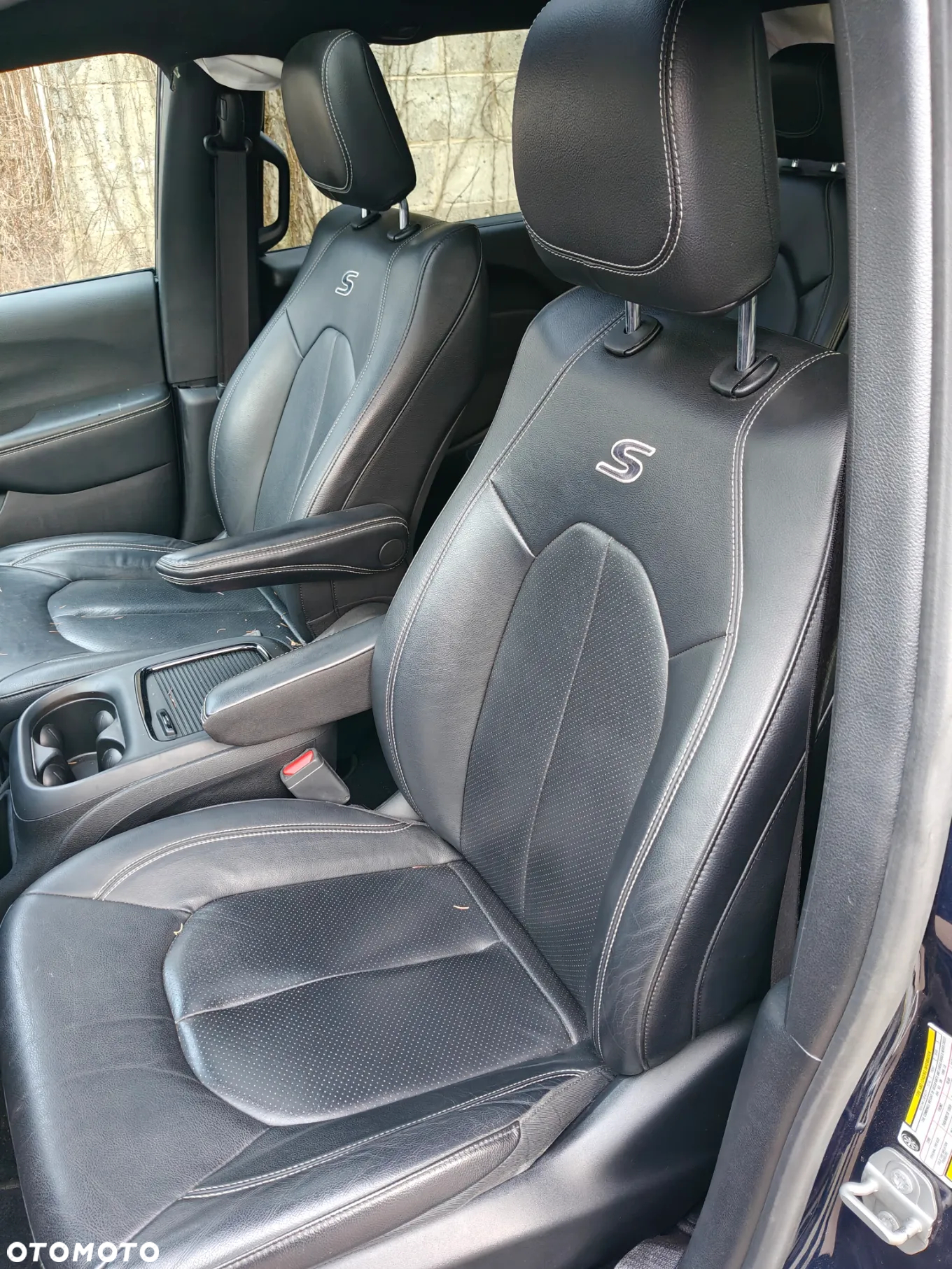 Chrysler Pacifica - 24
