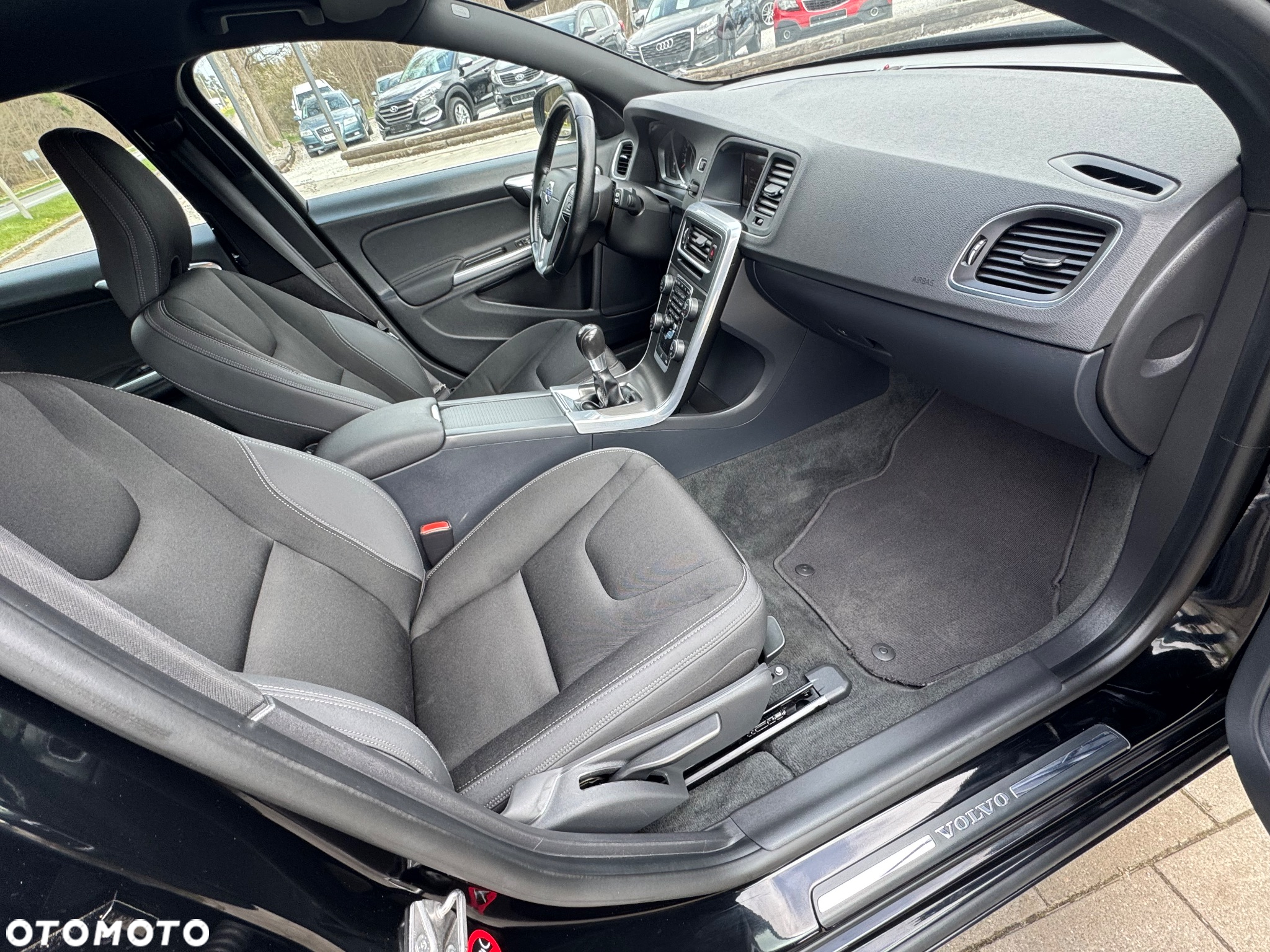 Volvo V60 D4 Momentum - 21