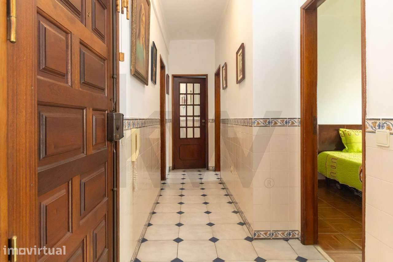 Apartamento T3 com 87 m2 no Barreiro – Excelente Oportunidade! - Grande imagem: 2/32