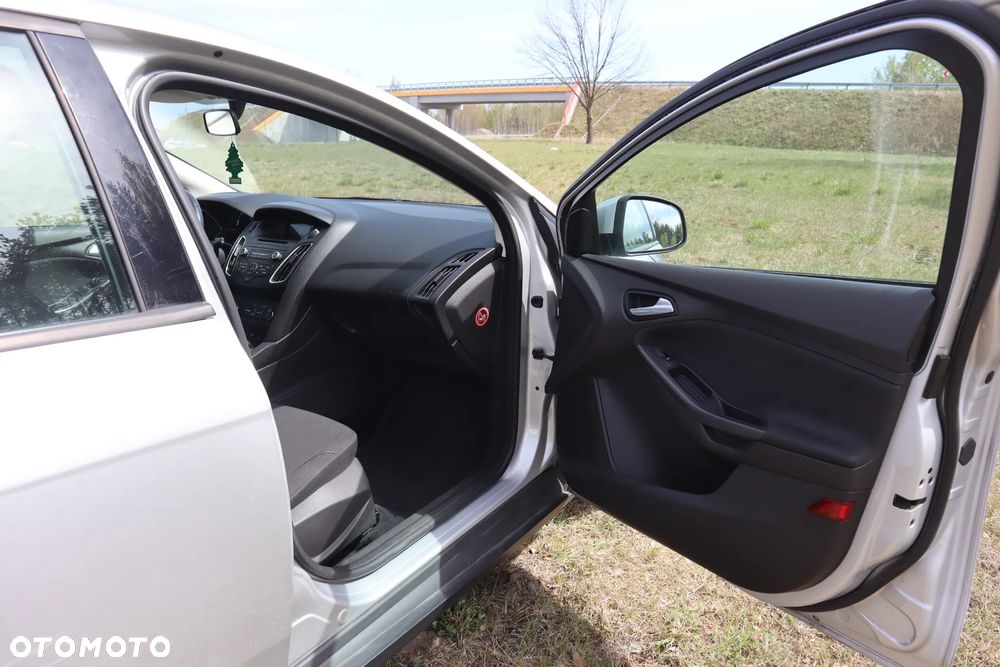 Ford Focus 1.6 Edition - 14