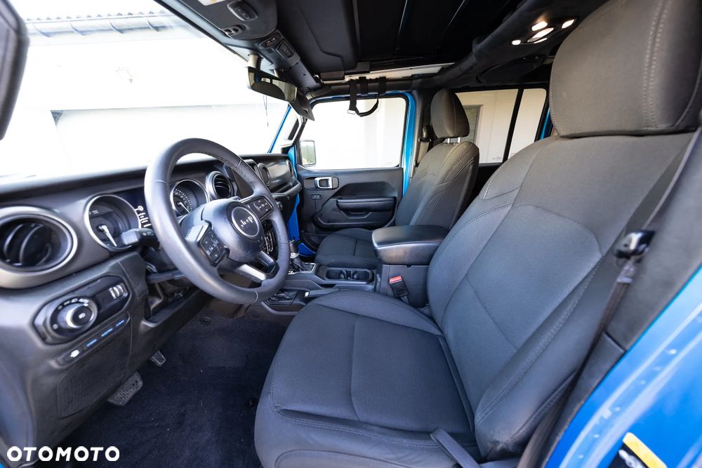 Jeep Wrangler - 11