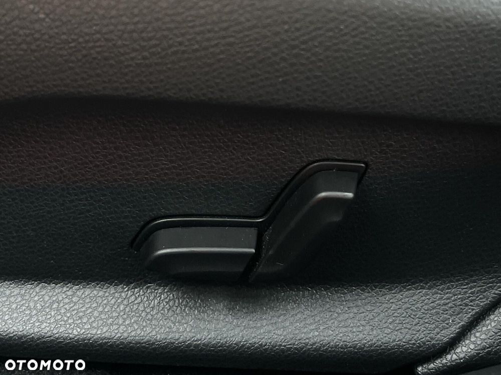 Mercedes-Benz Klasa C 180 - 19