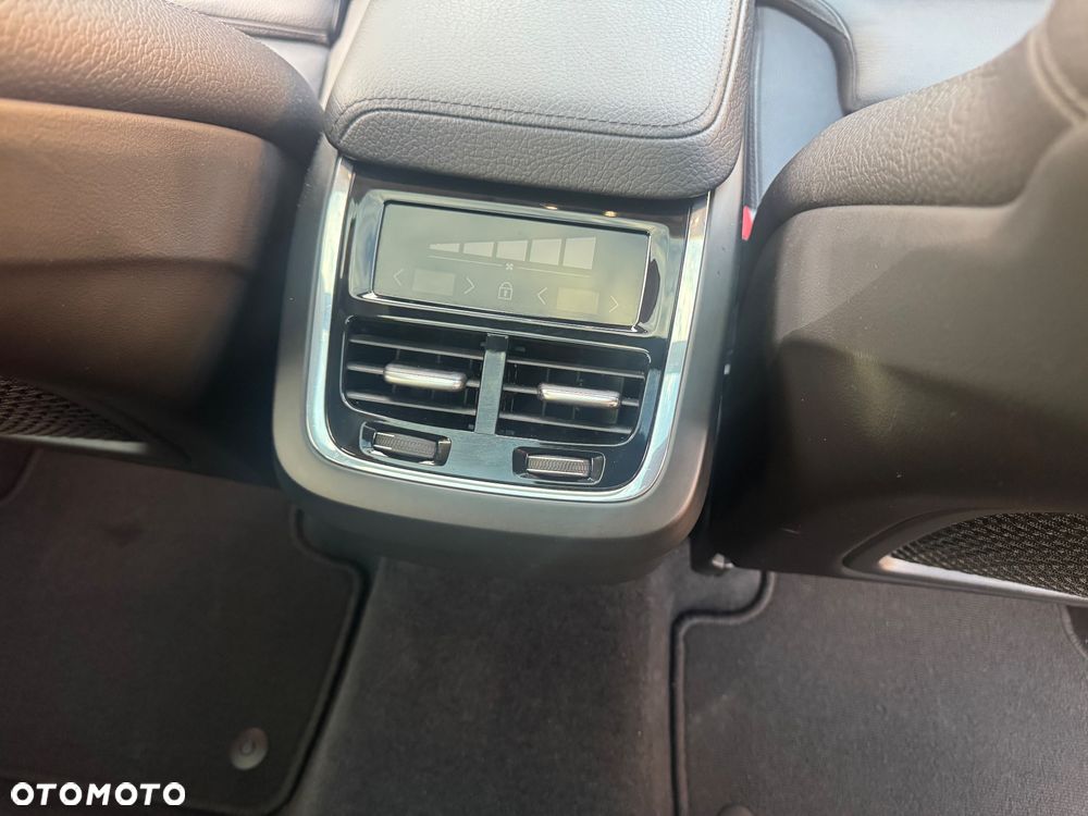 Volvo XC 60 B4 D Inscription - 23