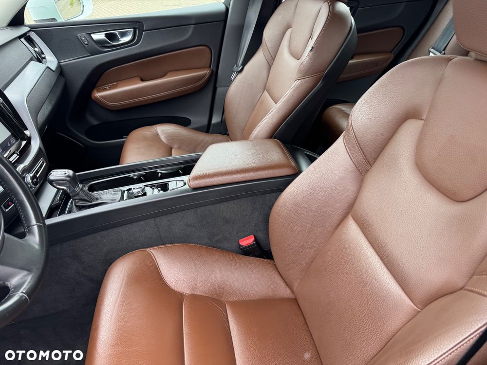 Volvo XC 60 B4 D Geartronic Momentum Pro - 17