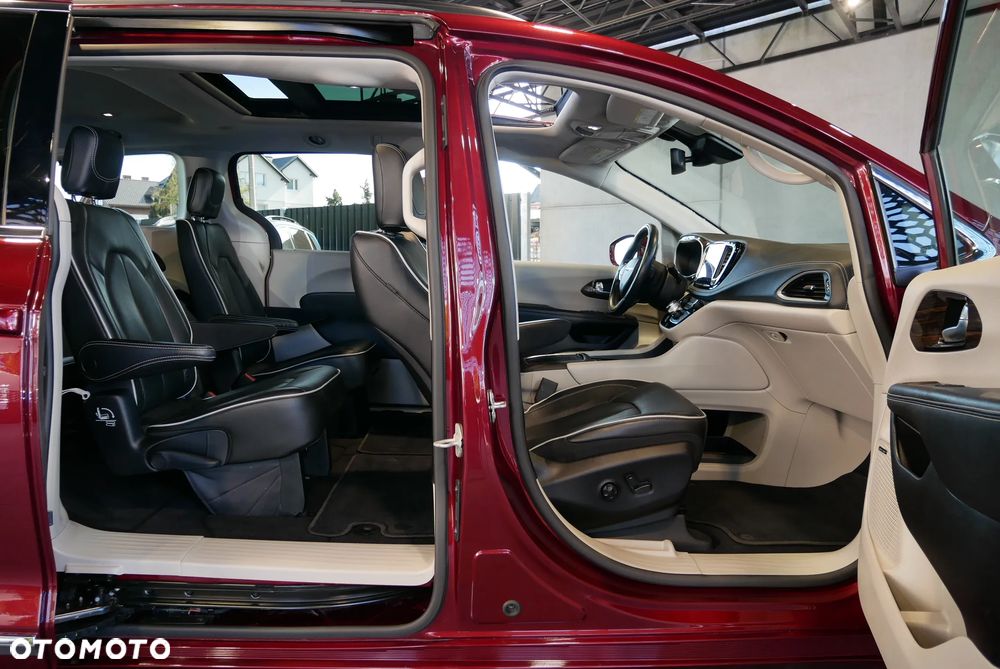 Chrysler Pacifica - 9