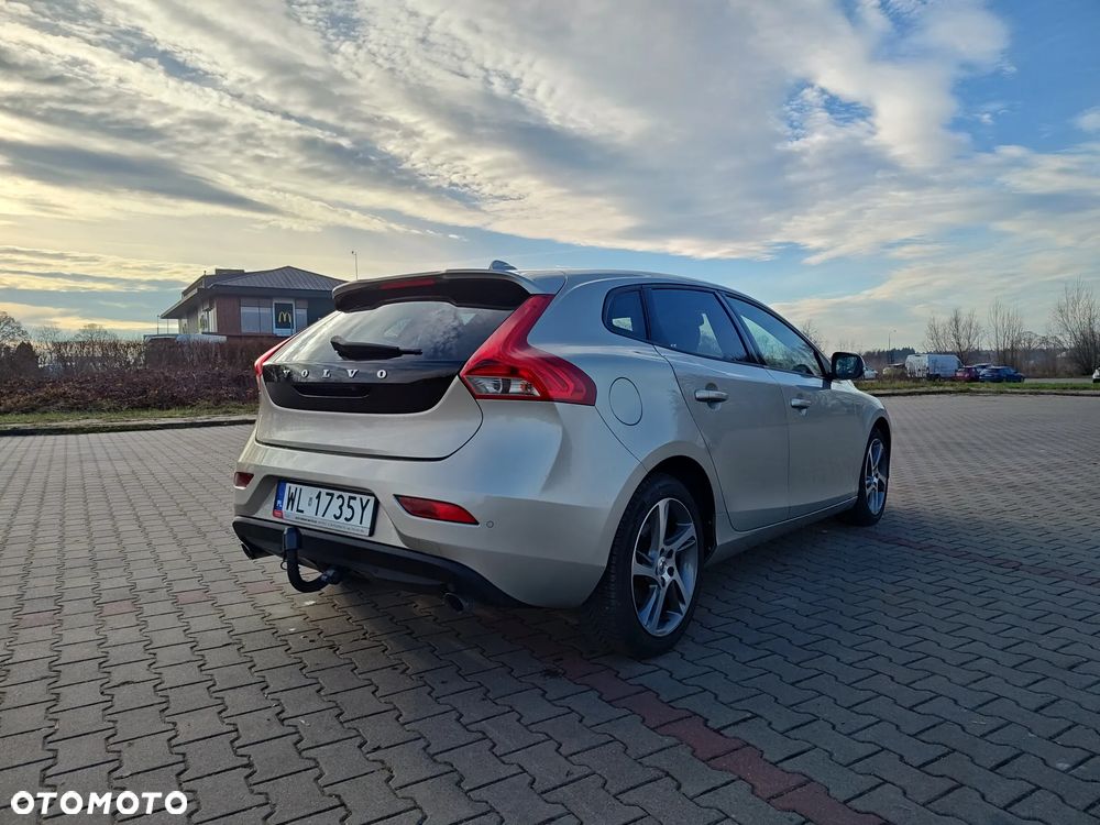 Volvo V40 D3 Momentum - 5