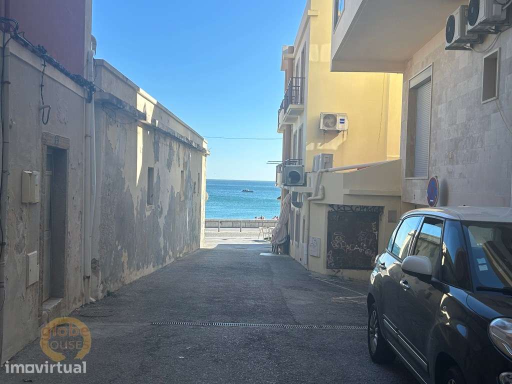 Armazém / Apartamento 1ª linha de Praia - Grande imagem: 3/18