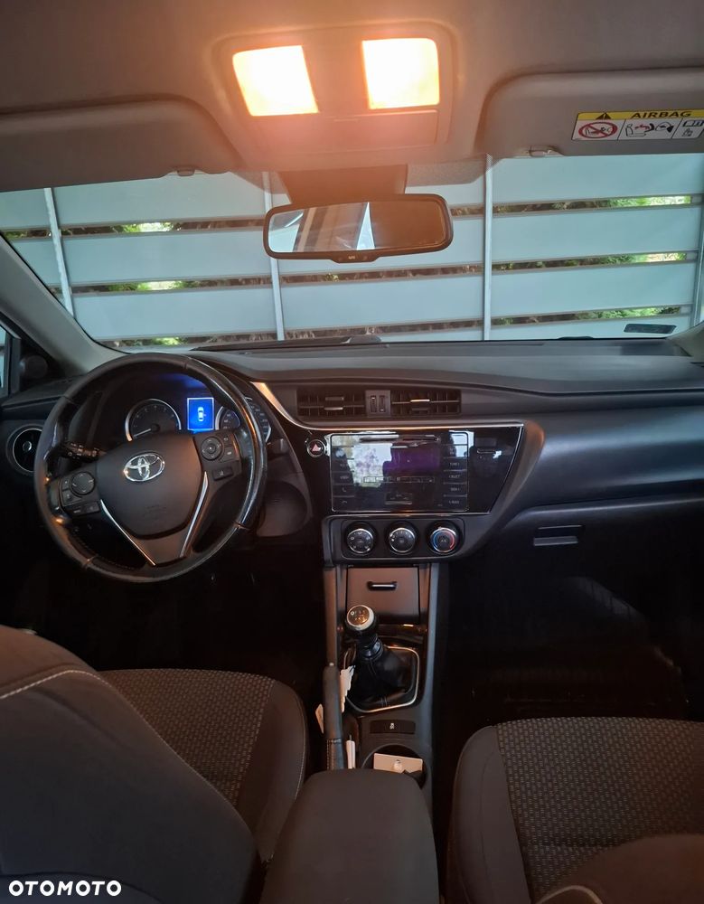 Toyota Corolla - 5