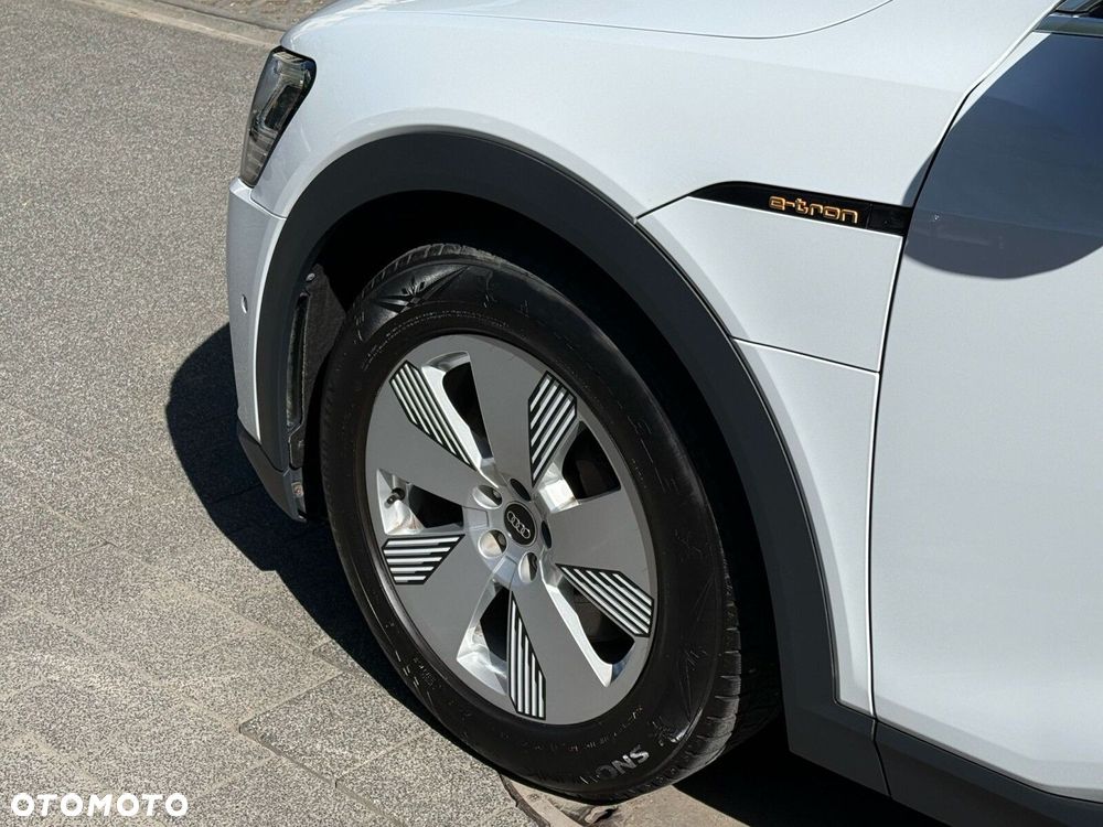 Audi e-tron - 12