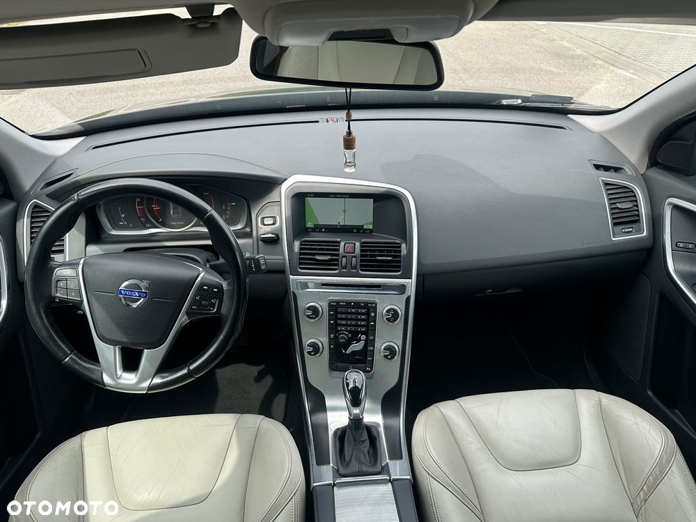 Volvo XC 60 D4 Drive-E Ocean Race - 11