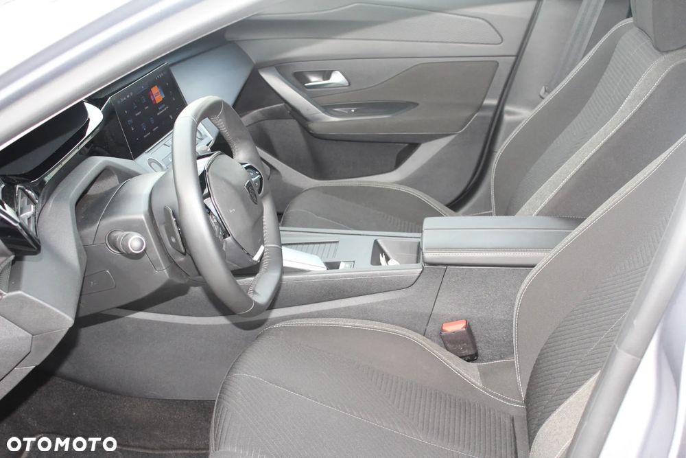 Peugeot 308 - 8