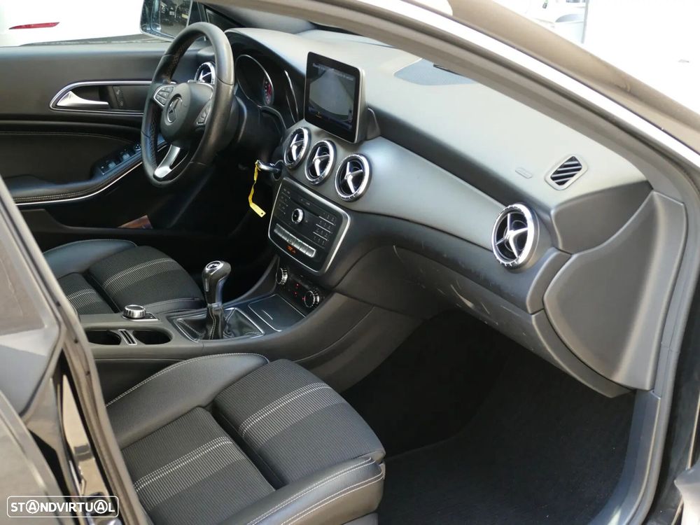 Mercedes-Benz CLA 180 d Shooting Brake Urban - 22