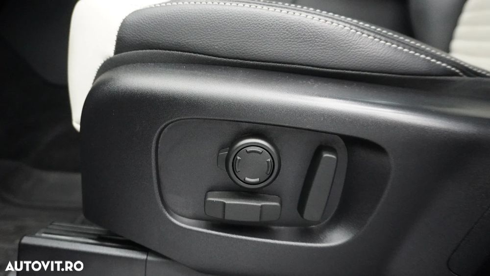 Land Rover Discovery 3.0 D300 MHEV - 11