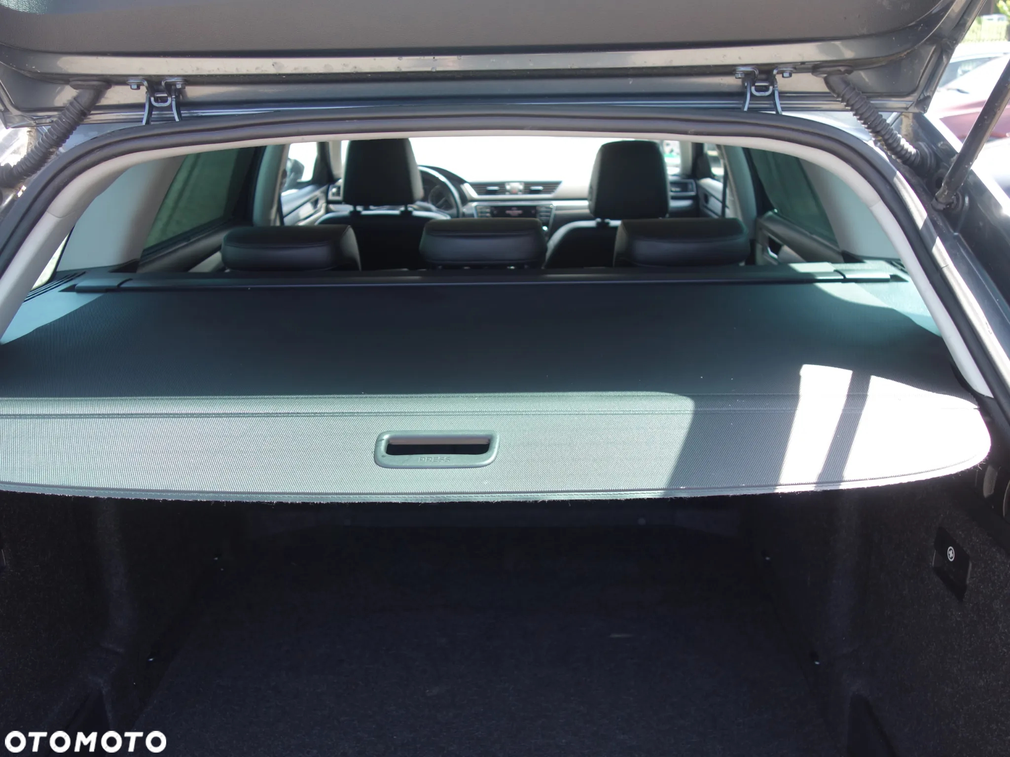 Skoda Superb Combi 2.0 TDI DSG Ambition - 6