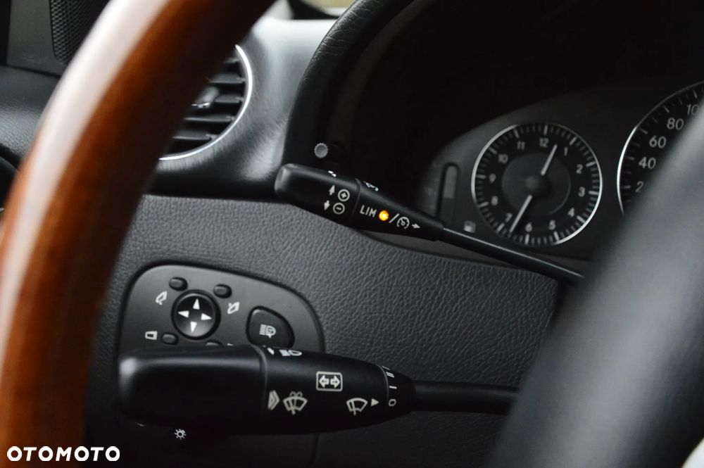 Mercedes-Benz CLK - 28