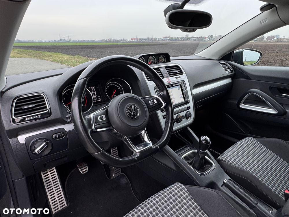 Volkswagen Scirocco 1.4 TSI BlueMotion Technology Club - 23