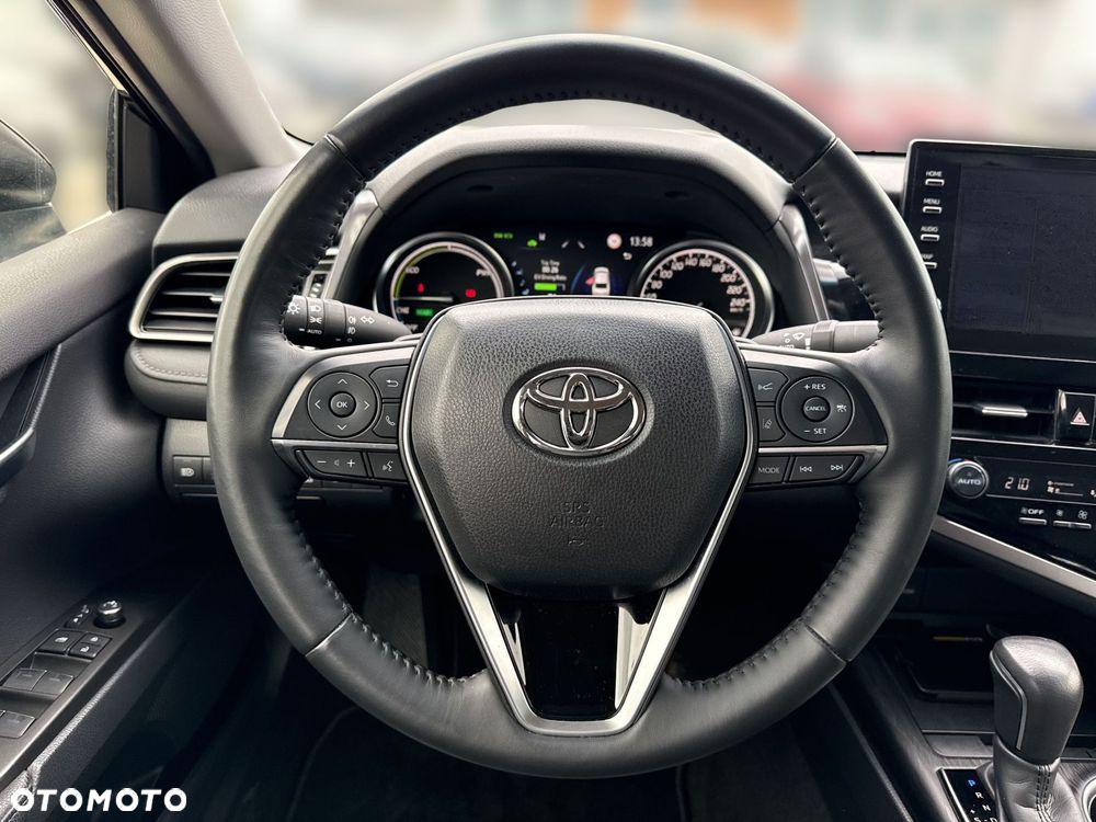Toyota Camry 2.5 Hybrid Executive CVT - 28