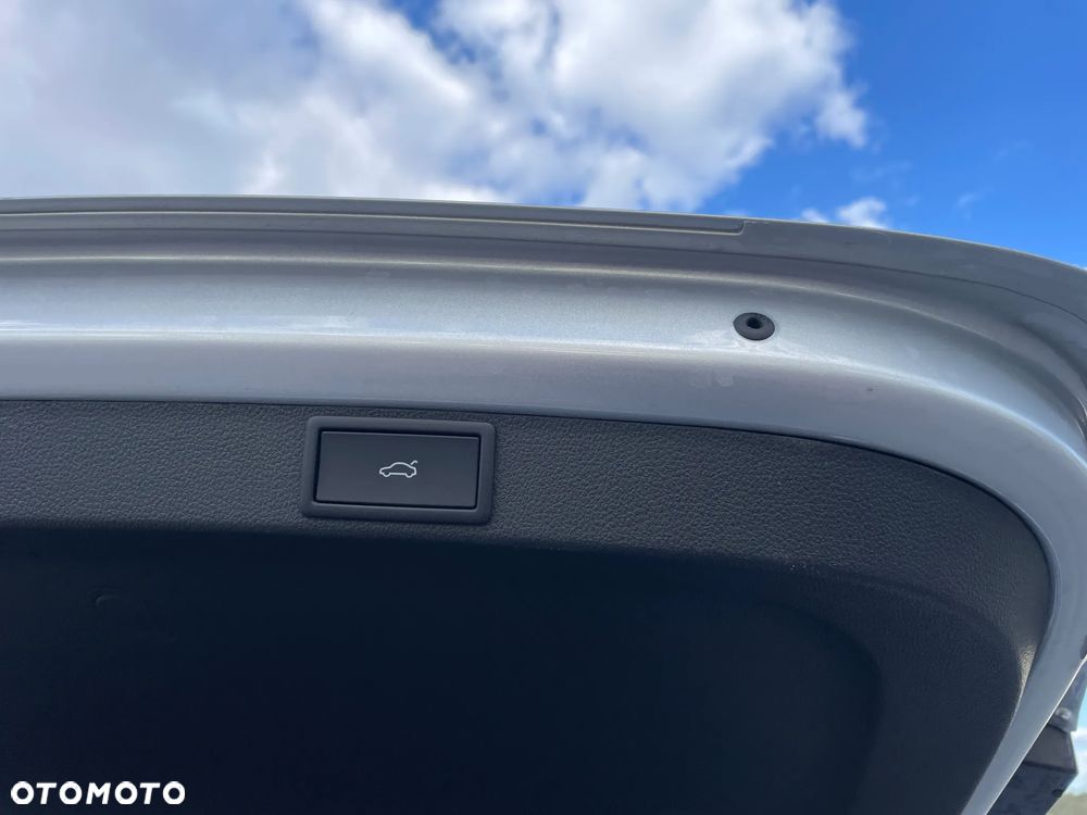 Skoda Octavia 1.5 TSI mHEV Selection DSG - 12