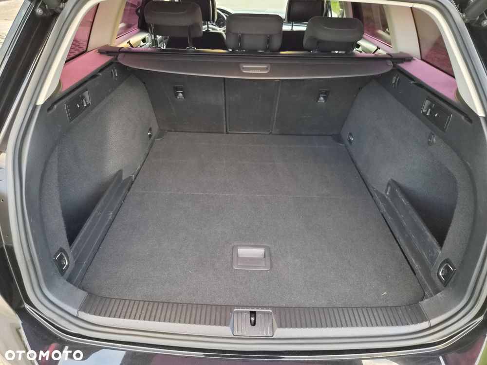Volkswagen Passat Variant 1.6 TDI SCR DSG Business - 10