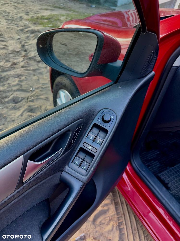 Volkswagen Golf - 30