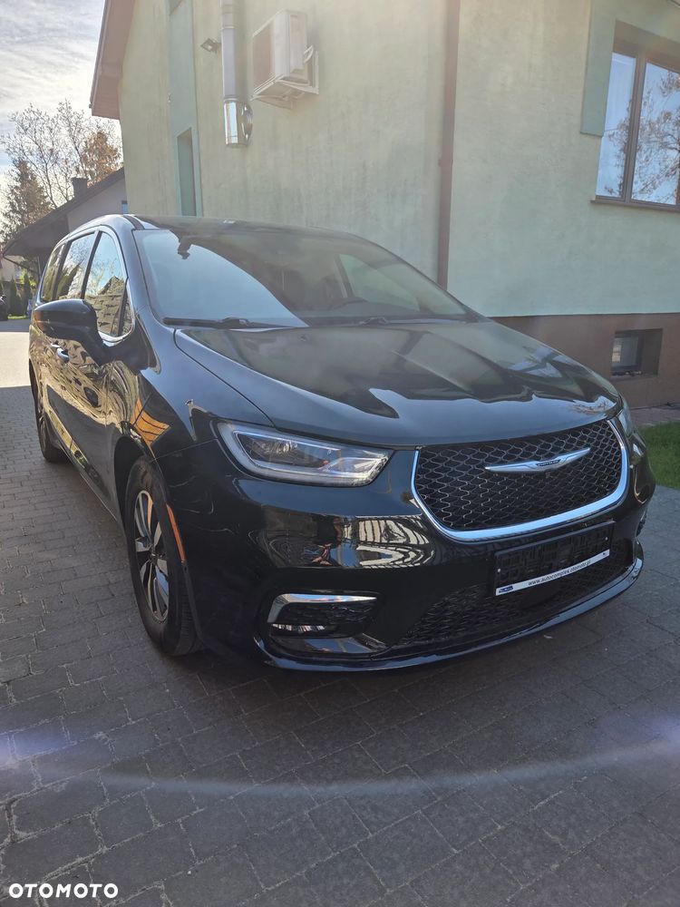 Chrysler Pacifica - 8