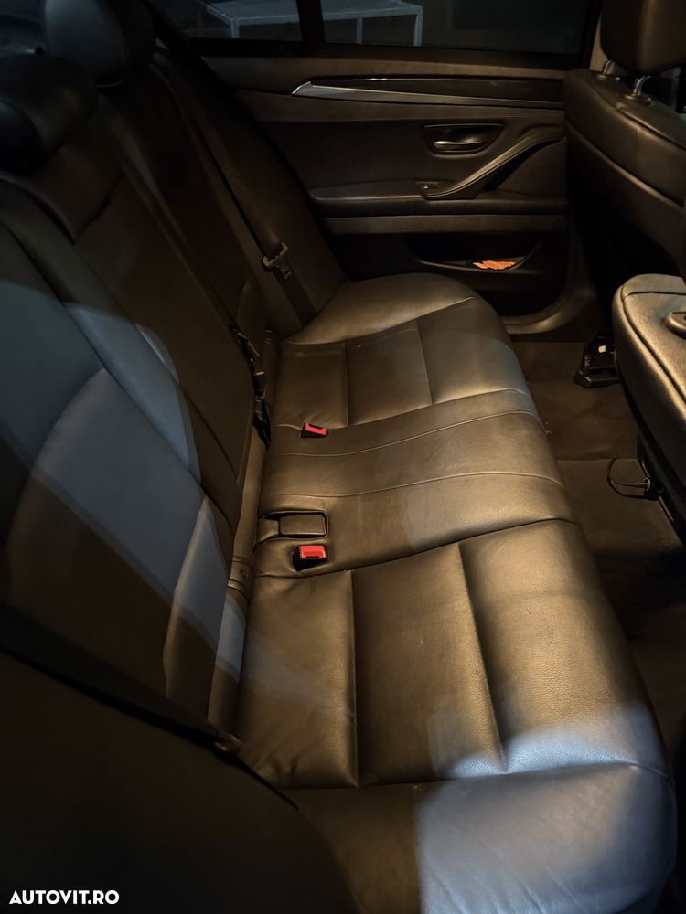 BMW Seria 5 520d Sport-Aut. - 12