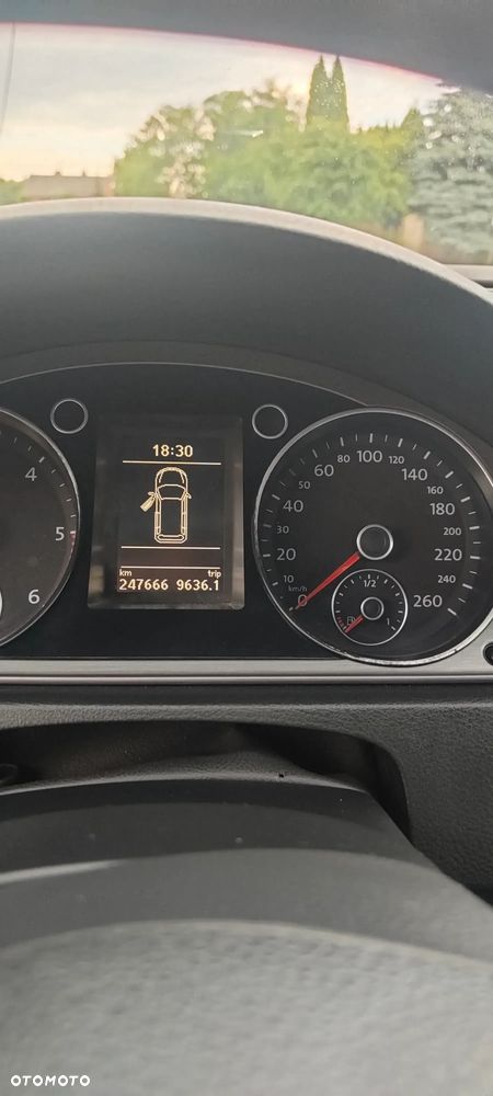 Volkswagen Passat 2.0 TDI Comfortline - 13