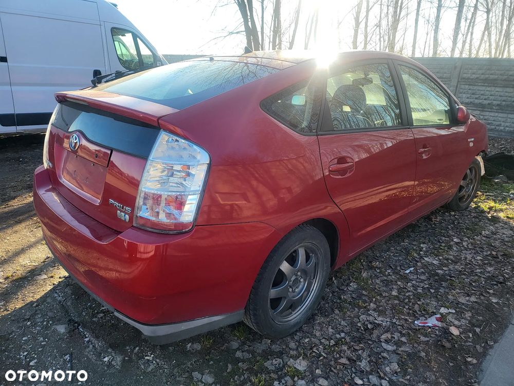 Toyota Prius ver--hybrid-executive - 10