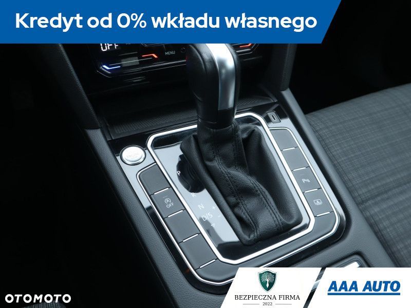 Volkswagen Passat - 14